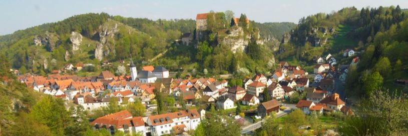 Panoramaansicht von Pottenstein | © @ Tourismuszentrale Fränkische Schweiz