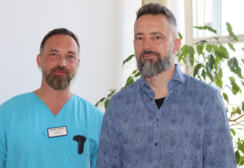 Frank Badewitz (links) und Daniel Golla sind überzeugt vom Fast-Track- Konzept in der Klinik für Forensische Psychiatrie. ©GeBo