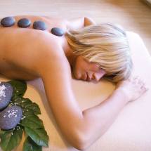 © Therme Obernsees Hot-Stone-Anwendung und Wellness in der Therme Obernsees | © Therme Obernsees
