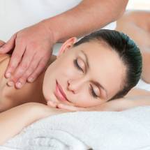 4 Tage Wellness-Urlaub im fränkischen Bayreuth, der Stadt der Markgräfin Wilhelmine – lassen Sie sich in der Lohengrin Therme verwöhnen | © 44117915 | Couple relaxing with massage | rido | fotolia.com